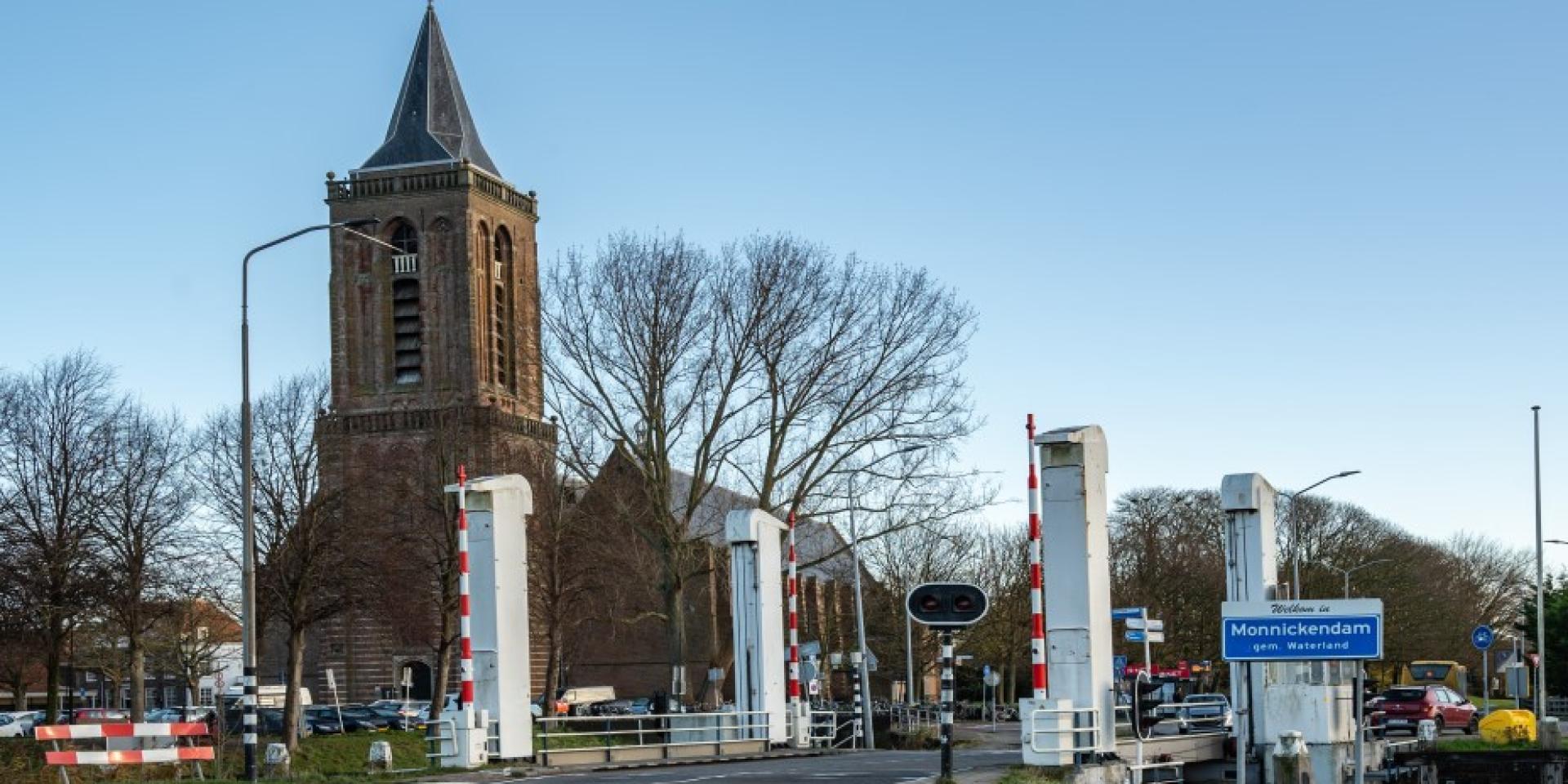 Bijeenkomst en enquête Bernhardbrug in Monnickendam